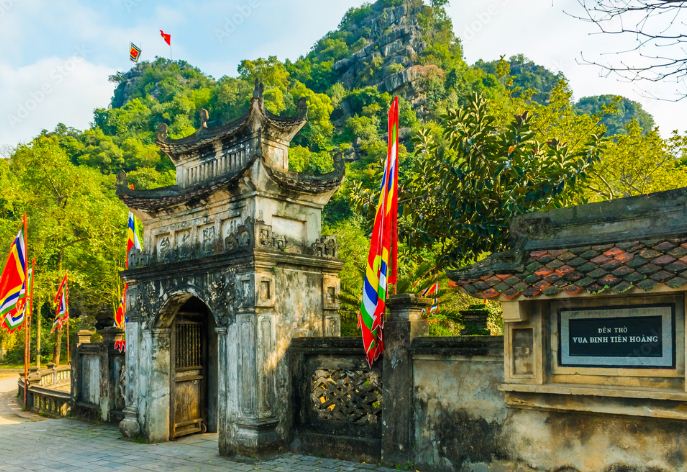 Dinh-Tien-Hoang-temple-Ninh-Binh-Vietnam-1
